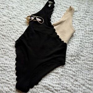 Shein Women's Scalloped Two-Tone Scalloped One Piece Size L